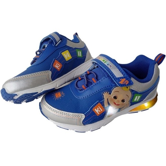 CoComelon Other - Cocomelon JJ light up sneakers size 8 toddler w box